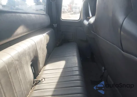 1997 Ford F250 z USA, uszkodzony, nr VIN 1FDHX26F4VEA30906